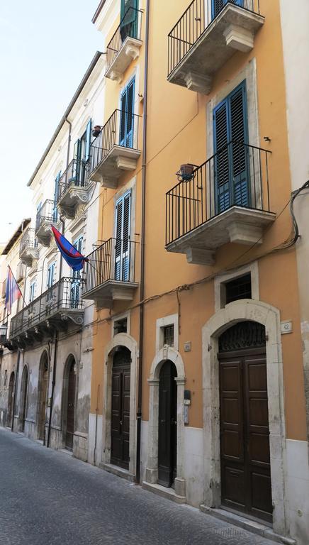 Del Teatro